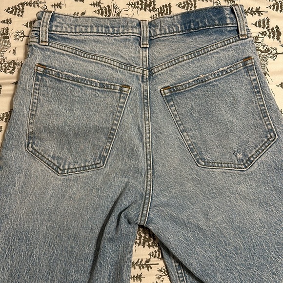 Abercrombie Ultra High Rise 90s Straight Jean - Picture 3 of 10